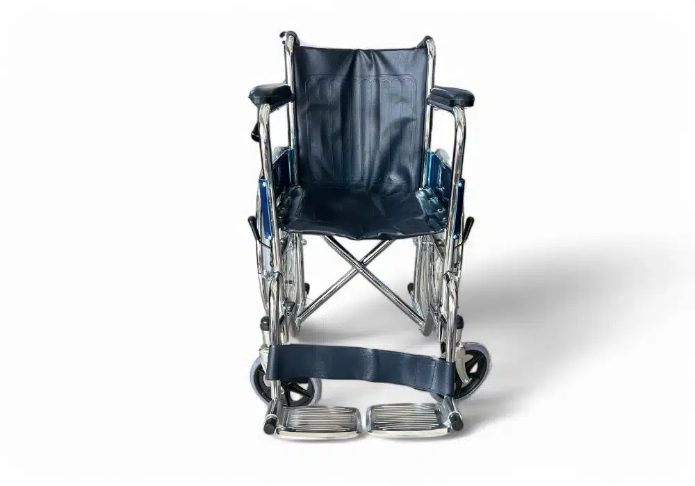 Fauteuil adulte avec reposes pieds fixes (1)